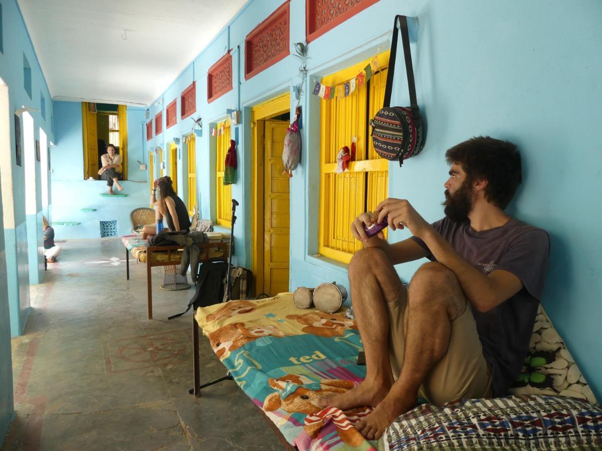 12 Monks Backpackers Community Hostel Пушкар Екстериор снимка