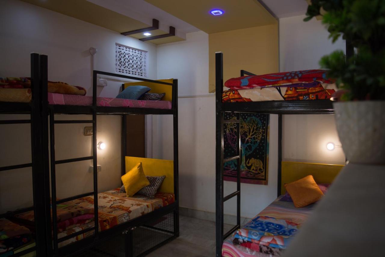 12 Monks Backpackers Community Hostel Пушкар Екстериор снимка