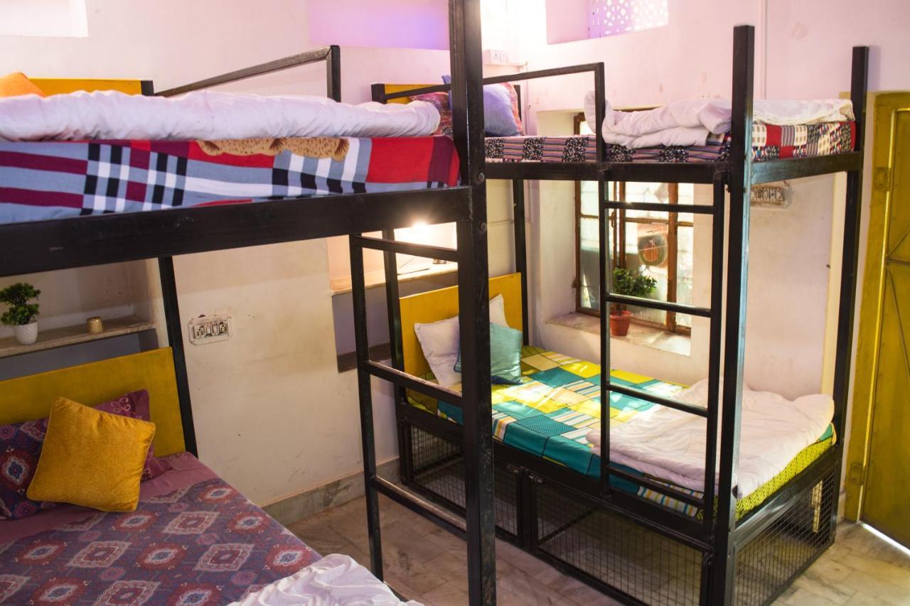 12 Monks Backpackers Community Hostel Пушкар Екстериор снимка