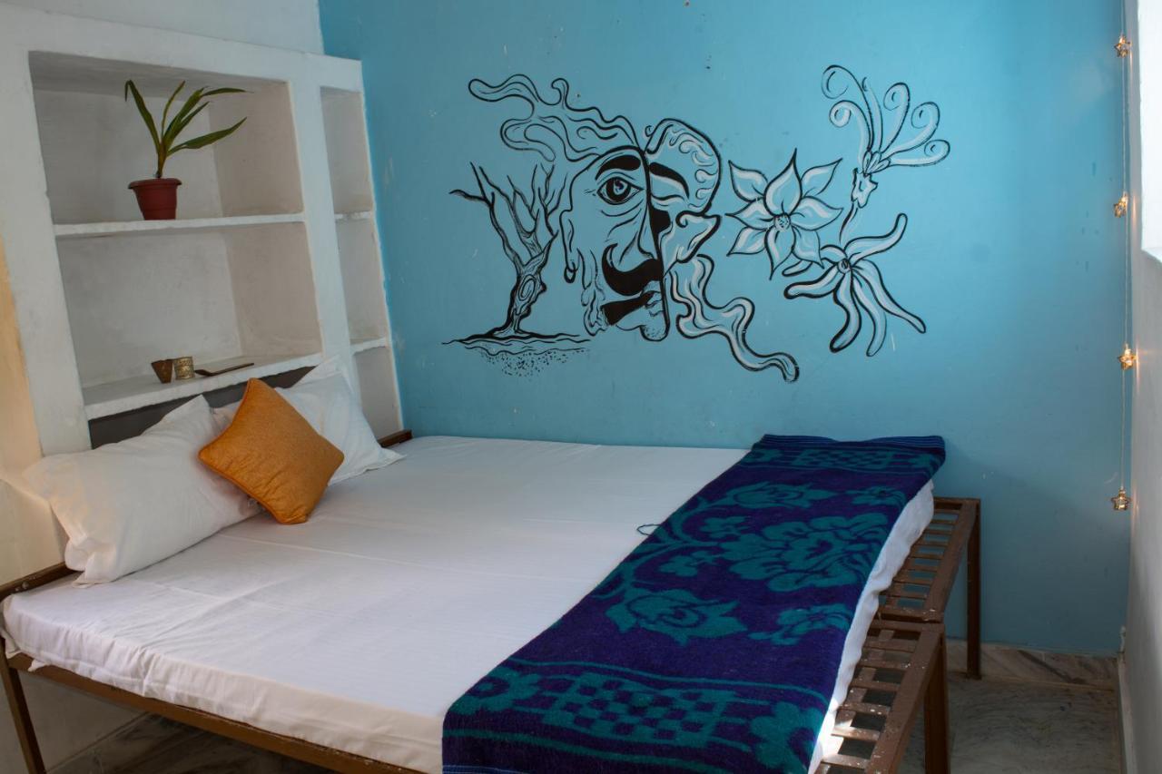 12 Monks Backpackers Community Hostel Пушкар Екстериор снимка