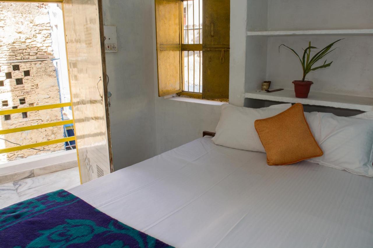 12 Monks Backpackers Community Hostel Пушкар Екстериор снимка